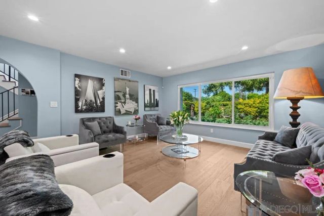 1622 W Oak, Burbank, CA 91506