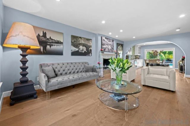 1622 W Oak, Burbank, CA 91506