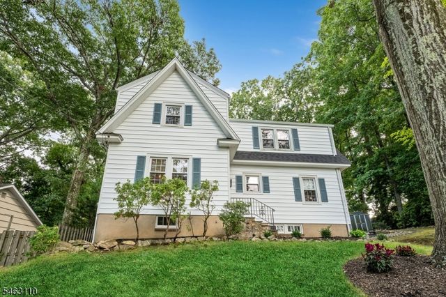 92 Hillcrest Ave, Morris Twp., NJ 07960
