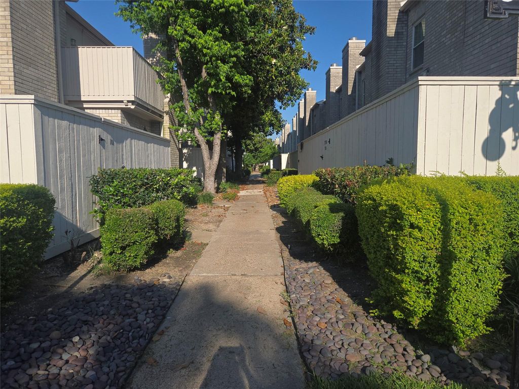 3780 Tanglewilde Street 501, Houston, TX 77063