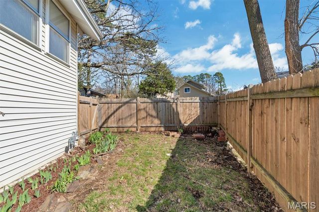 11276 Pineside Drive, St Louis, MO 63146