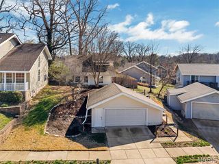 11276 Pineside Drive, St Louis, MO 63146