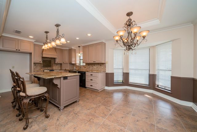 2808 W Gay Ave., Gladewater, TX 75647