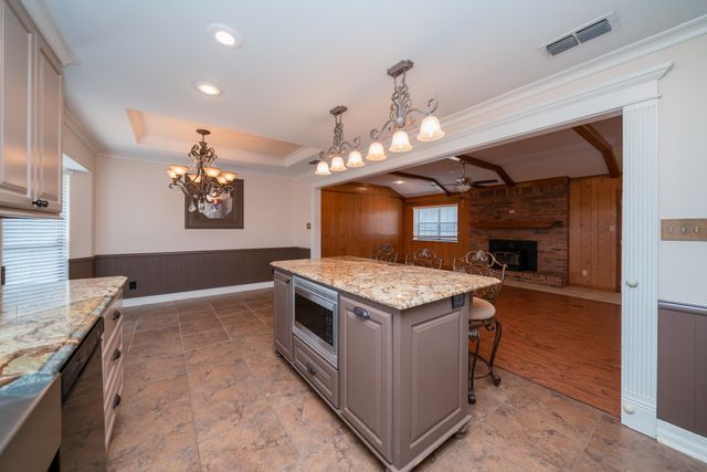 2808 W Gay Ave., Gladewater, TX 75647