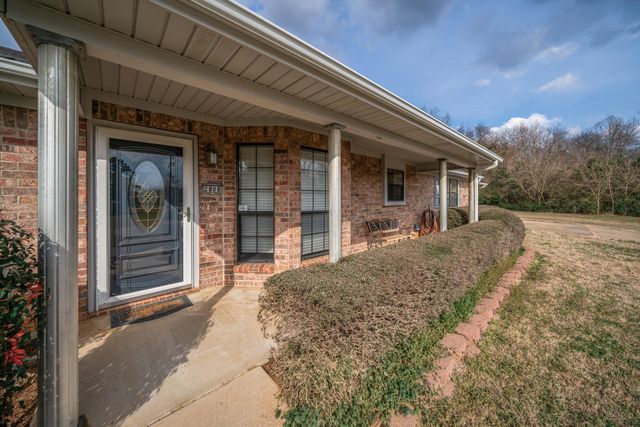 2808 W Gay Ave., Gladewater, TX 75647