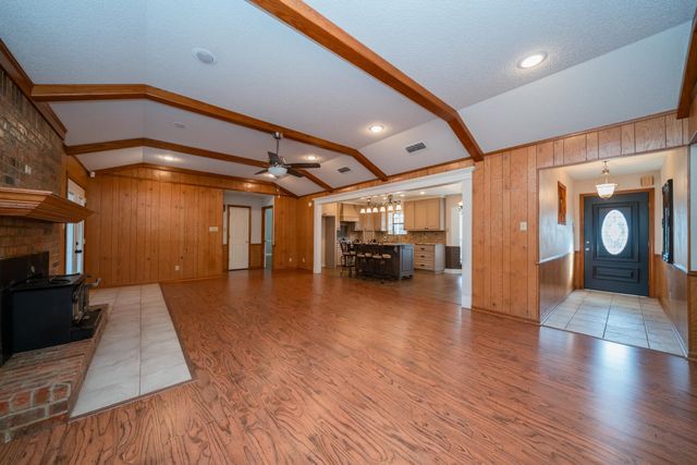 2808 W Gay Ave., Gladewater, TX 75647