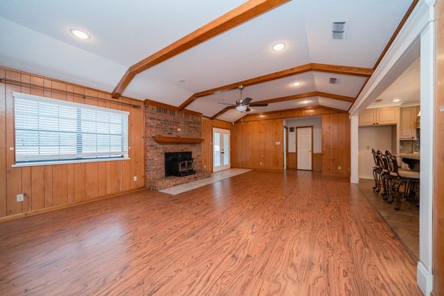 2808 W Gay Ave., Gladewater, TX 75647