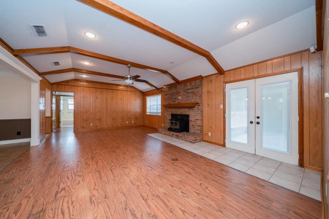 2808 W Gay Ave., Gladewater, TX 75647