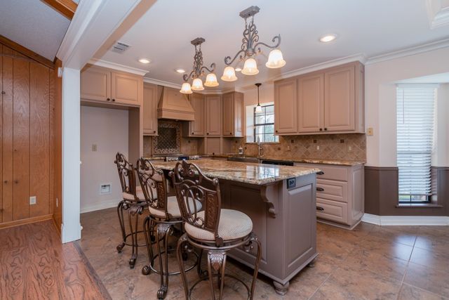 2808 W Gay Ave., Gladewater, TX 75647