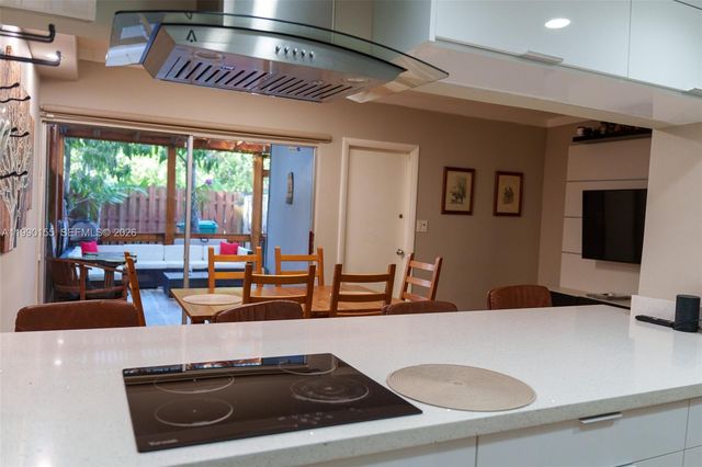 14234 NE 3rd Ct 11C, Miami, FL 33161