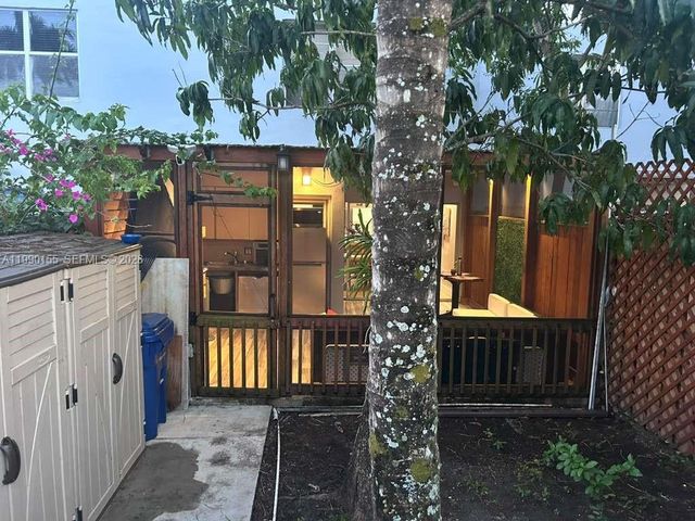 14234 NE 3rd Ct 11C, Miami, FL 33161