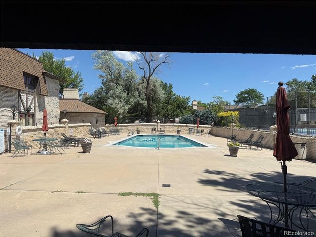 4250 S Olive St 115, Denver, CO 80237
