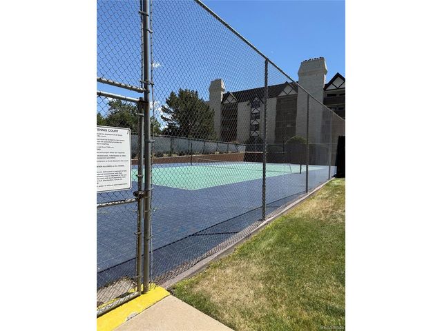 4250 S Olive St 115, Denver, CO 80237