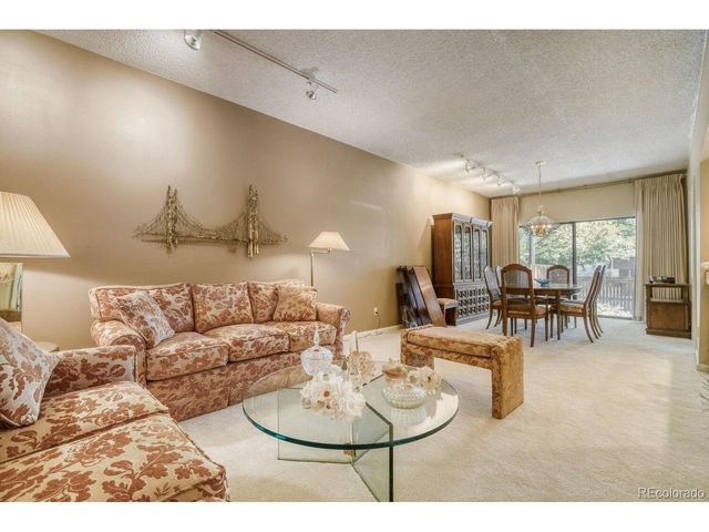 4250 S Olive St 115, Denver, CO 80237