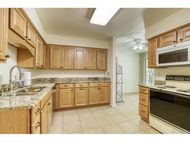 4250 S Olive St 115, Denver, CO 80237