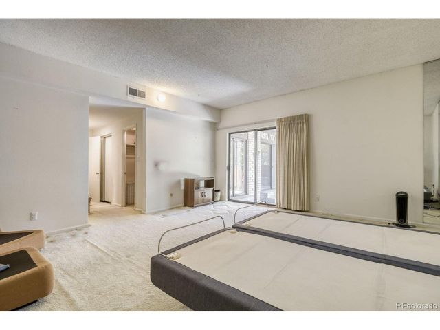 4250 S Olive St 115, Denver, CO 80237
