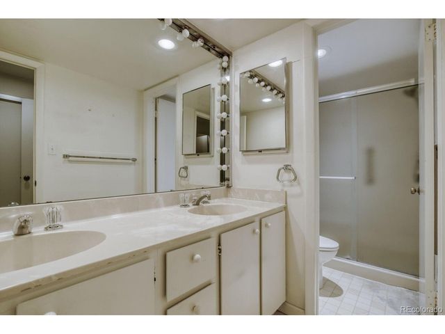 4250 S Olive St 115, Denver, CO 80237