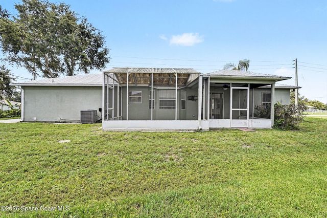 880 Vocelle Avenue, Sebastian, FL 32958