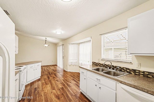 880 Vocelle Avenue, Sebastian, FL 32958