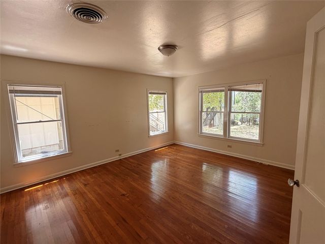 1019 Chestnut ST, San Marcos, TX 78666