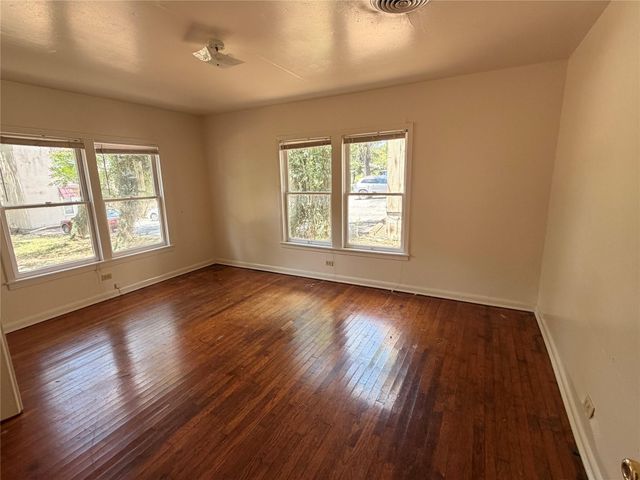 1019 Chestnut ST, San Marcos, TX 78666