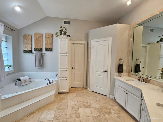 7105 N 4th Street, Mcallen, TX 78504