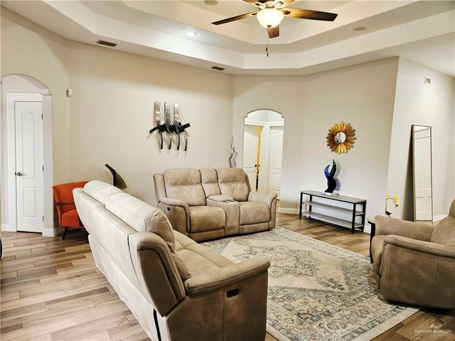 7105 N 4th Street, Mcallen, TX 78504