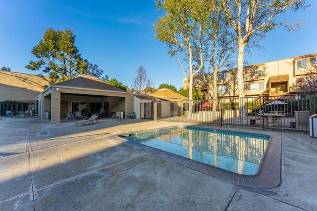 410 Auburn Way 19, San Jose, CA 95129