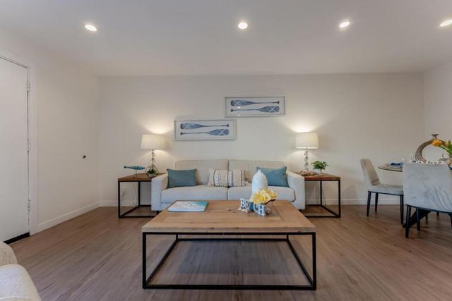 410 Auburn Way 19, San Jose, CA 95129