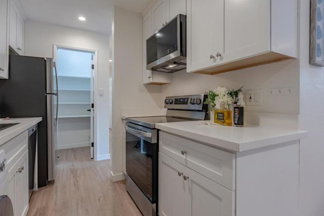 410 Auburn Way 19, San Jose, CA 95129