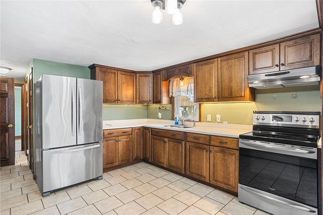 76 Fall Street, Woonsocket, RI 02895