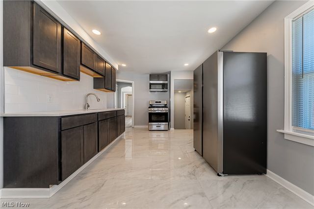 15705 Throckley Avenue, Cleveland, OH 44128