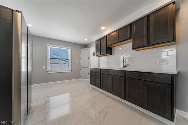 15705 Throckley Avenue, Cleveland, OH 44128