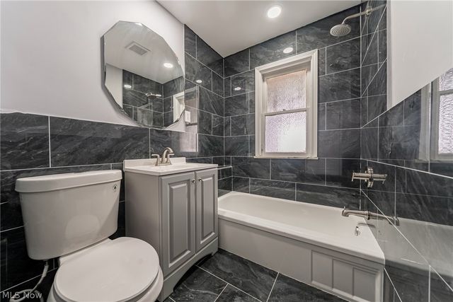 15705 Throckley Avenue, Cleveland, OH 44128