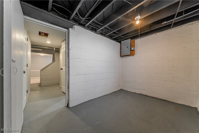 15705 Throckley Avenue, Cleveland, OH 44128