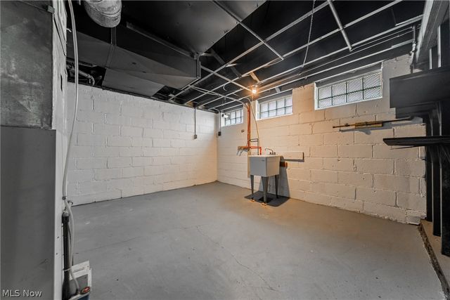 15705 Throckley Avenue, Cleveland, OH 44128