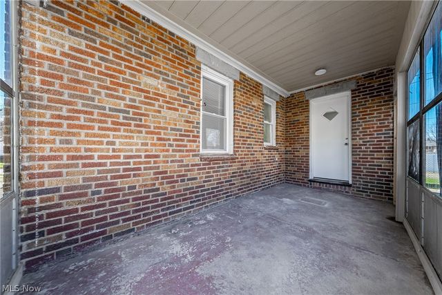 15705 Throckley Avenue, Cleveland, OH 44128