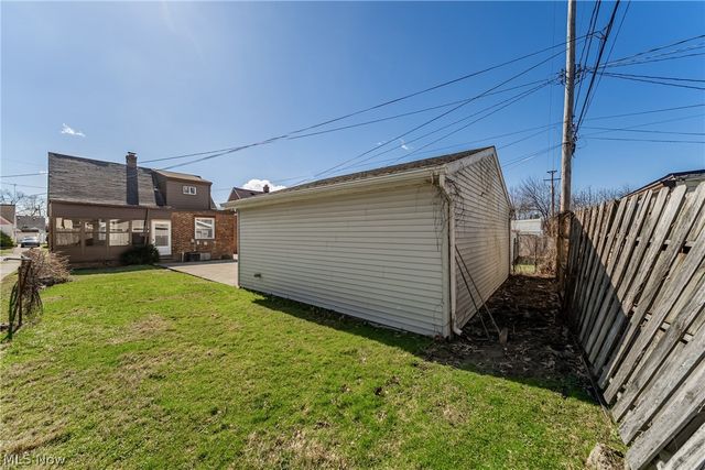 15705 Throckley Avenue, Cleveland, OH 44128