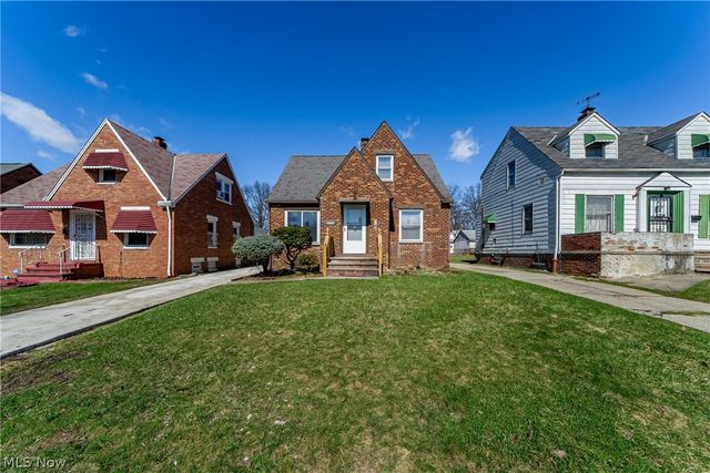 15705 Throckley Avenue, Cleveland, OH 44128