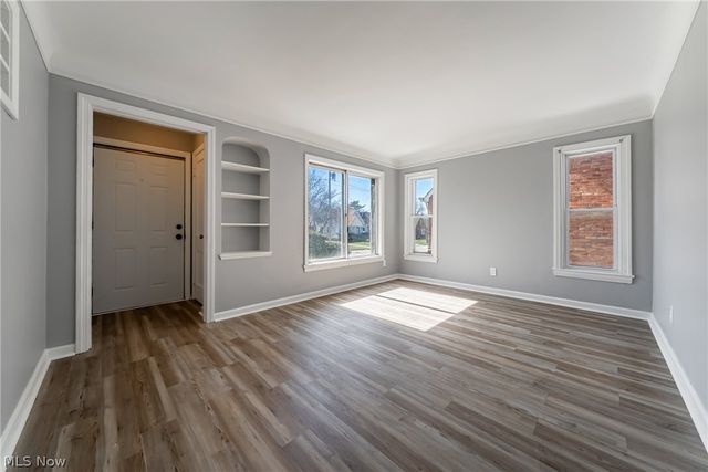 15705 Throckley Avenue, Cleveland, OH 44128