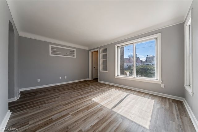 15705 Throckley Avenue, Cleveland, OH 44128