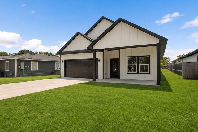 310 Dixon Street, Terrell, TX 75160