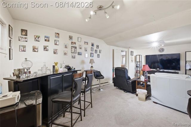 23640 Oak Glen Drive, Southfield, MI 48033