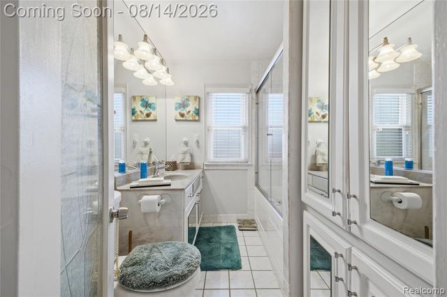 23640 Oak Glen Drive, Southfield, MI 48033