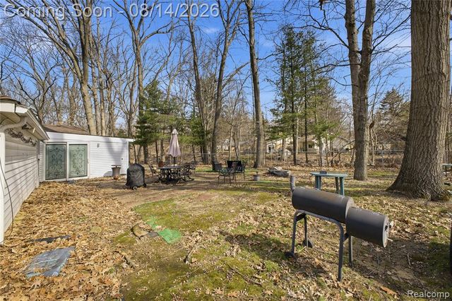 23640 Oak Glen Drive, Southfield, MI 48033