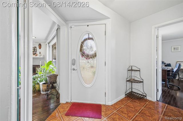 23640 Oak Glen Drive, Southfield, MI 48033