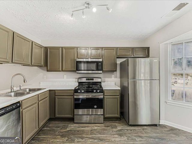 5910 Hampton Court, Atlanta, GA 30349