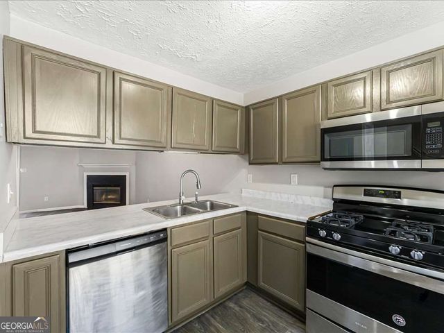 5910 Hampton Court, Atlanta, GA 30349