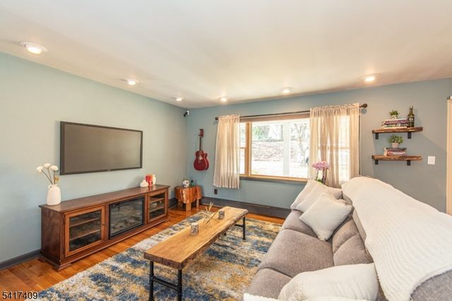 104 Lionshead Drive West, Wayne Twp., NJ 07470