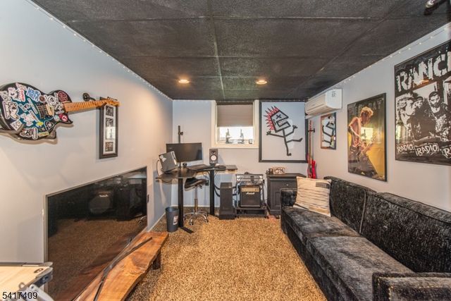 104 Lionshead Drive West, Wayne Twp., NJ 07470